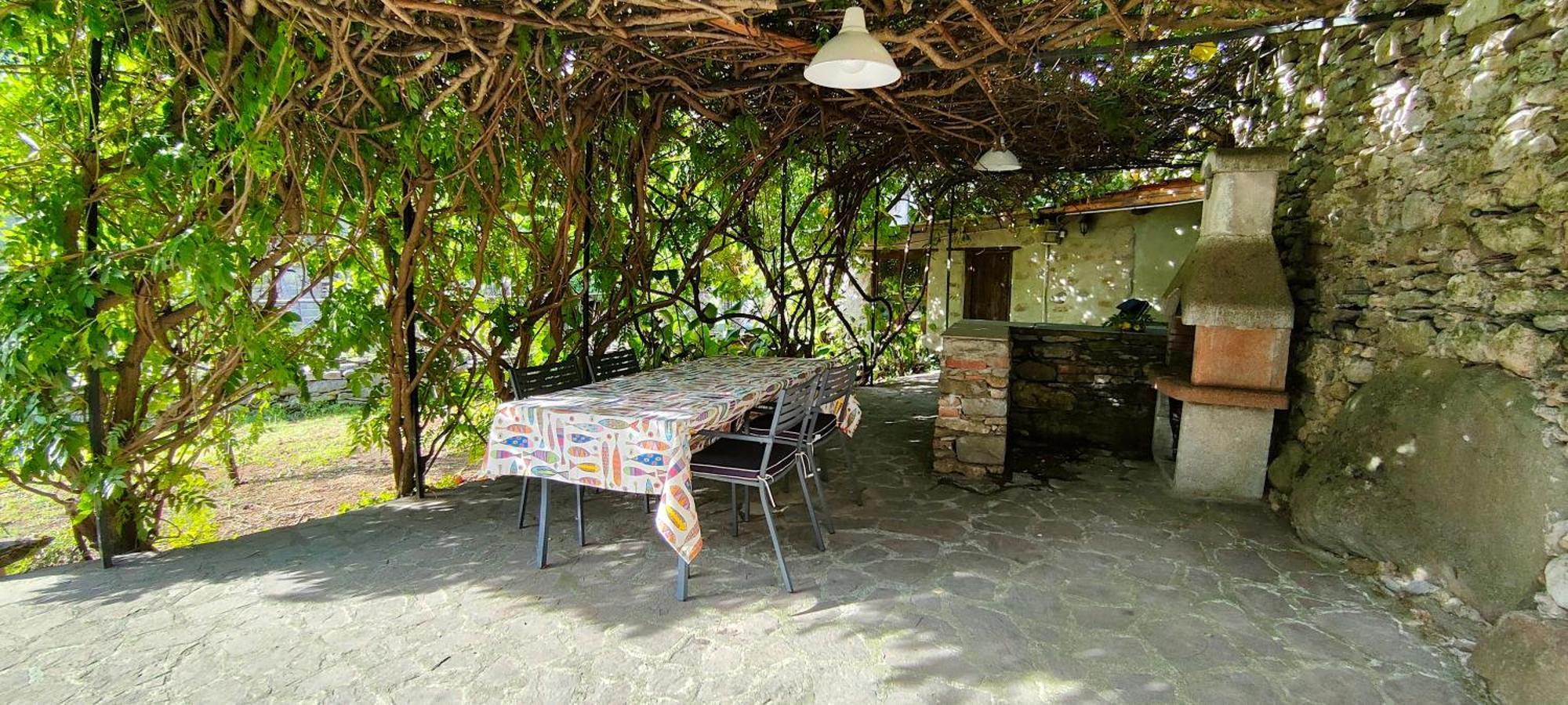 La Casa Delle Pietre Parlanti - Casa In Pietra Ai Piedi Del Parco Delle 5 Terre Bed & Breakfast Biassa Ngoại thất bức ảnh