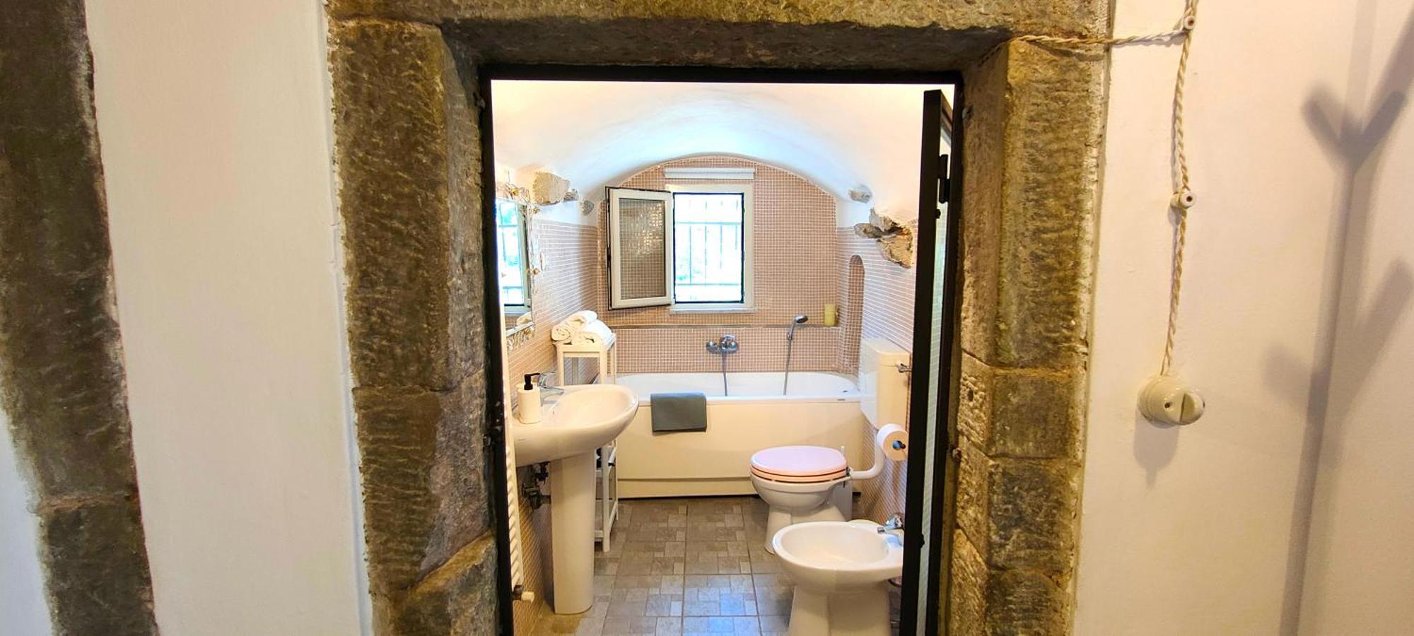 La Casa Delle Pietre Parlanti - Casa In Pietra Ai Piedi Del Parco Delle 5 Terre Bed & Breakfast Biassa Ngoại thất bức ảnh