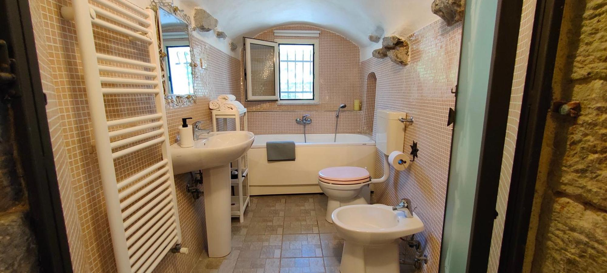 La Casa Delle Pietre Parlanti - Casa In Pietra Ai Piedi Del Parco Delle 5 Terre Bed & Breakfast Biassa Ngoại thất bức ảnh