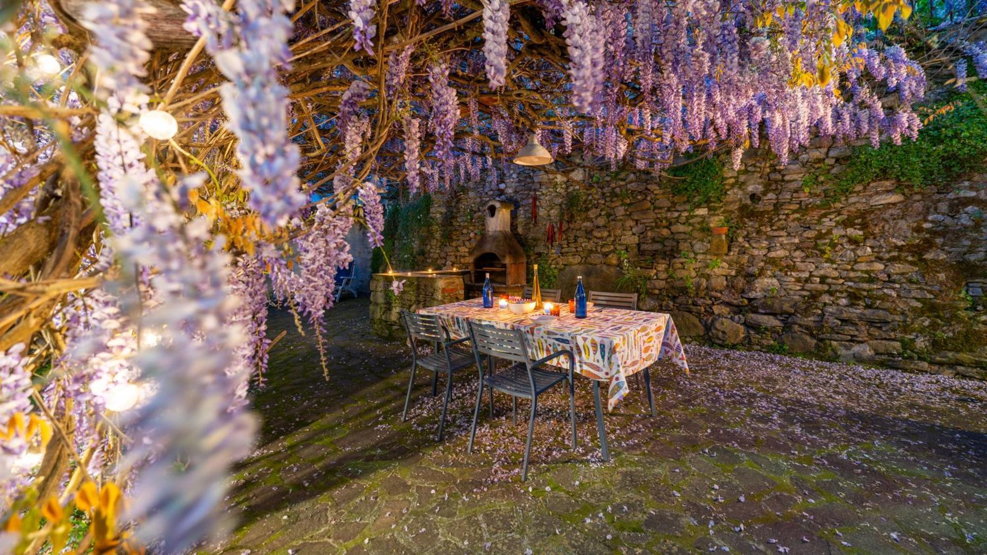 La Casa Delle Pietre Parlanti - Casa In Pietra Ai Piedi Del Parco Delle 5 Terre Bed & Breakfast Biassa Ngoại thất bức ảnh
